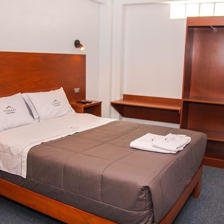 Hotel Turistico Everest Уарас Екстериор снимка